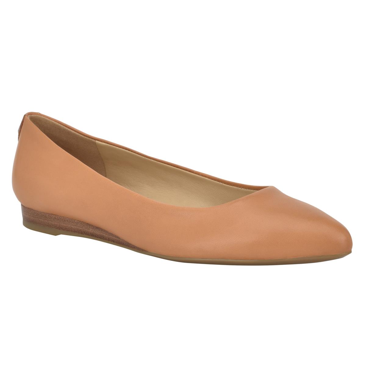 Beige Women's Nine West Ferdi 9x9 Pointy Toe Flats | YIGD42160